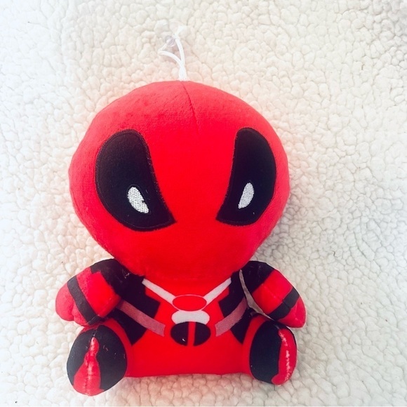 NWT DEADPOOL 8" Plush Figure Toy with Suction Cup - Picture 8 of 10